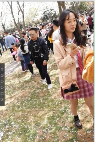 TK355-原创 投稿 抄底踏春赏花的可爱妹子春光无限好