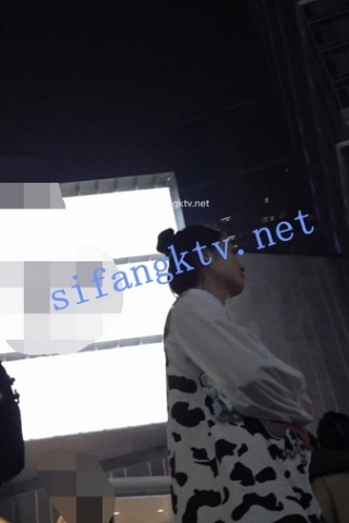 kc466（空城原创）逛街的奶牛连衣裙少妇，淡紫NN和内衣一套的