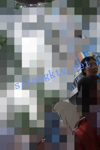 kc500（空城原创）课后补习班老师接孩子，花长裙肉臀夹肉色窄N