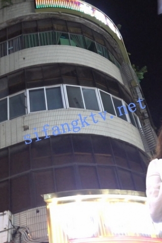 kc534（空城原创）陪老公逛夜市的白裙少妇，白蕾丝透明N诱惑