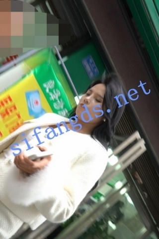 kc1363（空城原创）长靴白裙高颜小少妇，薄丝微透白N包裹肥臀