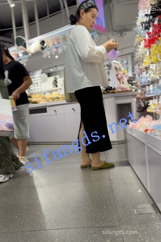 csg005原创CD温柔端庄的肉丝少妇被发现了