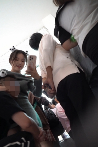 kc1350（空城原创）灰短裙娇小可爱小姐姐，薄丝印花N包裹翘臀