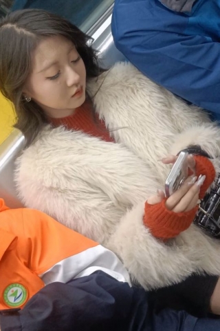 ct003【独家原创】mo大腿上擦了粉的精致美女