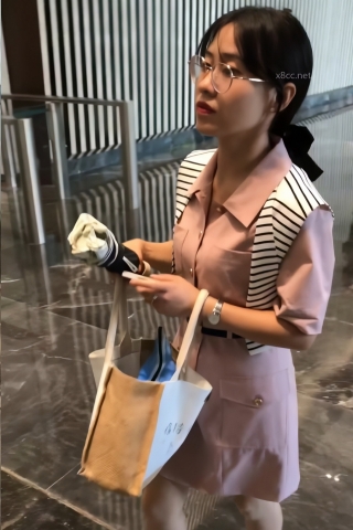 TK249-粉裙眼镜妹肉丝开闪