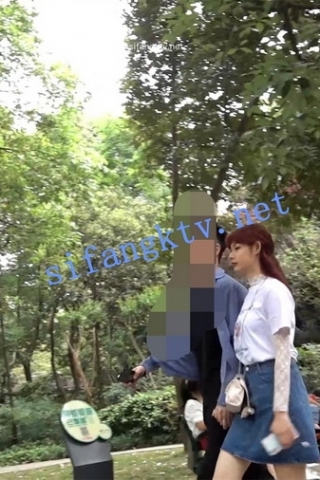 kc448（空城原创）酒红色头发的漂亮小姐姐，牛仔短裙深紫NN