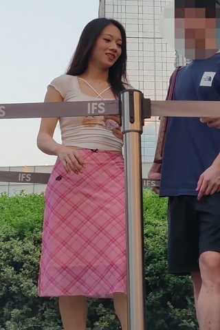 XM192粉色长裙极品美女网红打卡地打卡，白色内内