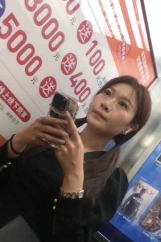 TK422-原创 投稿 双马尾妹子薄丝条纹内开闪