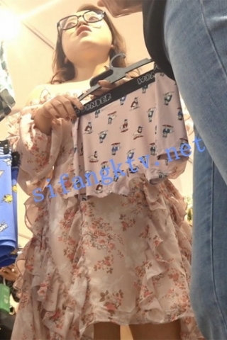 kc683（空城原创）眼镜微胖花裙少妇逛商场，蕾丝透明N包裹肉臀