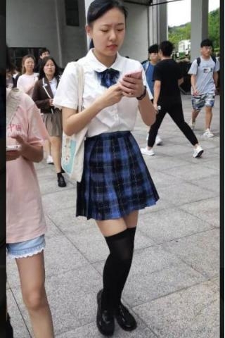 TK400-投稿-抄极品蓝发绝对领域黑丝妹子(11)