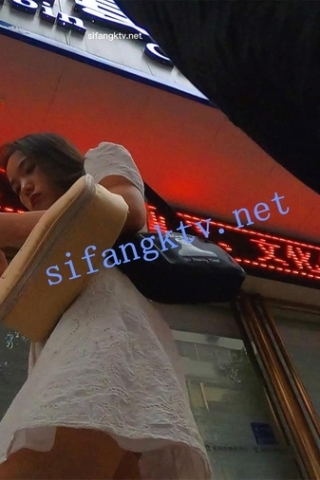 kc520（空城原创）下班路边等车的白裙小姐姐，肉色透明N前后C