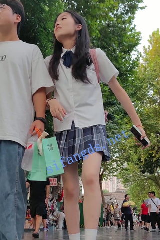 CS028【CSCD】JK清纯小美女和男朋友出来玩，粉色窄内