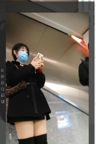 TK360-原创 投稿 抄底超级漂亮的长筒靴肉丝妹子