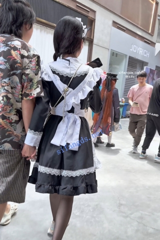 trump1188【KFC】女仆装清纯学生妹配纹身哥·超薄黑丝白内尿黄一片