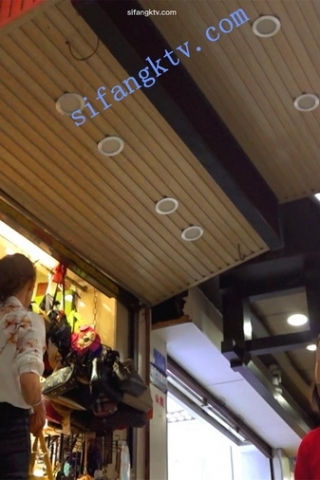 kc173（空城原创）白嫩的白裙少妇，里面是淡蓝色小N包裹大PP