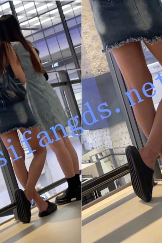 ⭐⭐【KKCD㊙️】3303-牛仔包臀裙女大搔首弄姿表情非常欠日