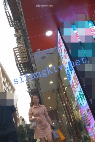 kc824（空城原创）一箭双雕一起逛街的小少妇，肉色N和淡紫透明N