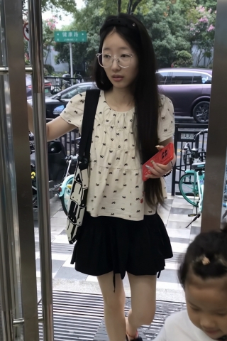 TK342-眼镜姐姐短裙白内开闪